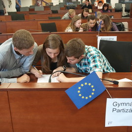 V súťaži mladý európan najúspešnejší gymnazisti z partizánskeho - P4280568_resize