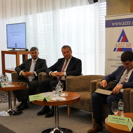 V zavádzaní systému duálneho vzdelávania ide trenčiansky samosprávny kraj ostatným župám príkladom - IMG_7534