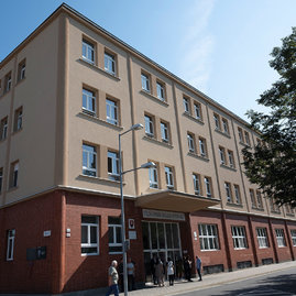 Zväčšiť fotografiu - Vynovenú kuchyňu s jedálňou bude mať ďalšia župná škola - 20210908_TSK__059w
