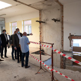 Zväčšiť fotografiu - Vynovenú kuchyňu s jedálňou bude mať ďalšia župná škola - 20210908_TSK__073w