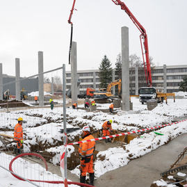 Zväčšiť fotografiu - Výstavba hokejovej haly pre talentovanú mládež napreduje - 20221215_114w
