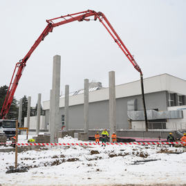 Zväčšiť fotografiu - Výstavba hokejovej haly pre talentovanú mládež napreduje - 20221215_125w