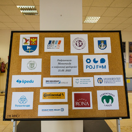 Zväčšiť fotografiu - Vyučiť sa za barbiera bude možné aj v trenčianskom kraji - TSK_EDUTECH podpis memoranda_mini-9