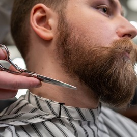 Zväčšiť fotografiu - Vyučiť sa za barbiera bude možné aj v trenčianskom kraji - pexels-cottonbro-studio-3998417