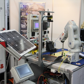 Vzbudiť záujem o štúdium techniky majú tento rok roboti aj šport - IMG_6765