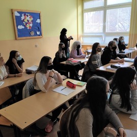 Zväčšiť fotografiu - Zaočkovanosť zamestnancov župných stredných škôl je nad celoslovenským priemerom - Archívna foto TSK 12. február SZŠ PB 2