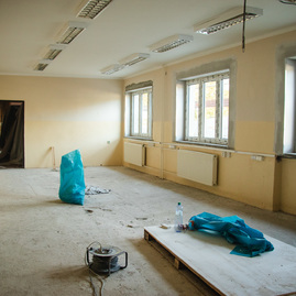 Zväčšiť fotografiu - Zhotoviteľ mešká s prácami na projekte handlovskej soš-ky - TSK_KD_SOŠ Handlová_mini (25 of 43)