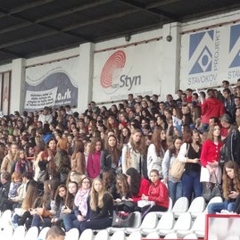 Žiaci deväťdesiatnikov si zahrali futbal v trenčíne - DSC02800