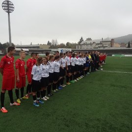 Žiaci deväťdesiatnikov si zahrali futbal v trenčíne - DSC02814