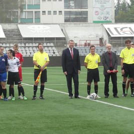 Žiaci deväťdesiatnikov si zahrali futbal v trenčíne - DSC02822