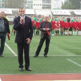 Žiaci deväťdesiatnikov si zahrali futbal v trenčíne - DSC02834