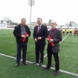 Žiaci deväťdesiatnikov si zahrali futbal v trenčíne - DSC02837