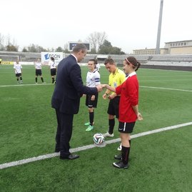 Žiaci deväťdesiatnikov si zahrali futbal v trenčíne - DSC02839