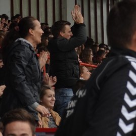 Žiaci deväťdesiatnikov si zahrali futbal v trenčíne - DSC02846
