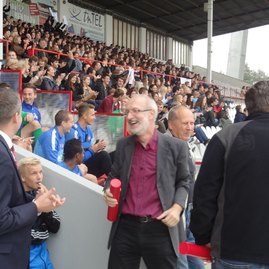 Žiaci deväťdesiatnikov si zahrali futbal v trenčíne - DSC02847