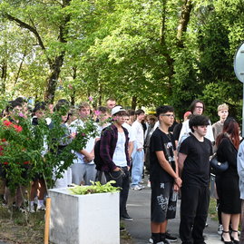 Zväčšiť fotografiu - Žiaci sa vrátili späť do školských lavíc