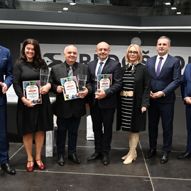 Zväčšiť fotografiu - Žiaci si vyberajú svoju budúcnosť - stredoškolák pokračuje aj v piatok