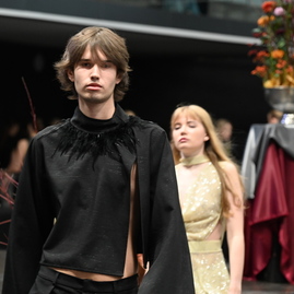 Zväčšiť fotografiu - Žiaci si vyberajú svoju budúcnosť - stredoškolák pokračuje aj v piatok