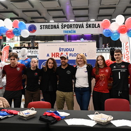 Zväčšiť fotografiu - Žiaci si vyberajú svoju budúcnosť - stredoškolák pokračuje aj v piatok