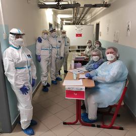 Zväčšiť fotografiu - Žiaci župných stredných škôl naspäť v laviciach - 147029759_1463270810510166_2043485676037326815_o