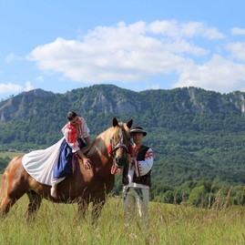 Zväčšiť fotografiu - Žiačky soš pruské uspeli v súťaži najkrajšia fotografia z územia mas
