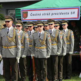 Žiakov stredných škôl z trenčianskeho kraja prišiel na branné súboje osobne podporiť minister obrany slovenskej republiky aj trenčiansky župan - IMG_4244