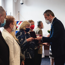 Zväčšiť fotografiu - Župa ocenila výnimočných žiakov, pedagógov aj ďalších zamestnancov škôl - TSK_oceňovanie pedagógov a žiakov 2021_mini (45 of 81)