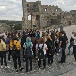Zväčšiť fotografiu - Župa opäť finančne podporí zážitkové vzdelávanie stredoškolákov - sosoastn3