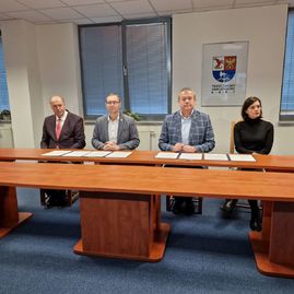 Zväčšiť fotografiu - Župa s univerzitou sú bližšie k vybudovaniu stredoškolsko-vysokoškolského kampusu - 20230116_152010
