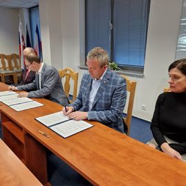 Zväčšiť fotografiu - Župa s univerzitou sú bližšie k vybudovaniu stredoškolsko-vysokoškolského kampusu - 20230116_152025