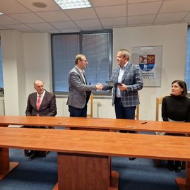 Zväčšiť fotografiu - Župa s univerzitou sú bližšie k vybudovaniu stredoškolsko-vysokoškolského kampusu - 20230116_152100
