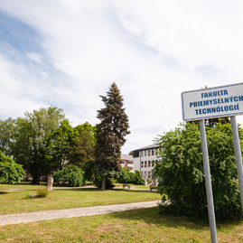 Zväčšiť fotografiu - Župa s univerzitou sú bližšie k vybudovaniu stredoškolsko-vysokoškolského kampusu - TSK_EDUTECH podpis memoranda_mini-98