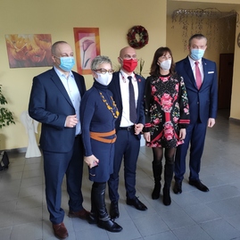 Zväčšiť fotografiu - Župan i minister chvália prezenčnú výučbu - IMG_20210212_112357