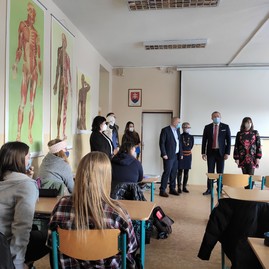 Zväčšiť fotografiu - Župan i minister chvália prezenčnú výučbu - IMG_20210212_111211