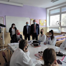 Zväčšiť fotografiu - Župan i minister chvália prezenčnú výučbu - IMG_20210212_112145