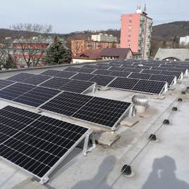 Zväčšiť fotografiu - Župná škola s medzinárodným certifikátom zelenej školy - solar1