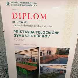 Zväčšiť fotografiu - Župná škola s medzinárodným certifikátom zelenej školy - strecha3