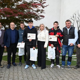 Zväčšiť fotografiu - Župná stredná odborná škola pruské otvorila svoje brány v svadobnom štýle