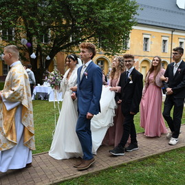 Zväčšiť fotografiu - Župná stredná odborná škola pruské otvorila svoje brány v svadobnom štýle