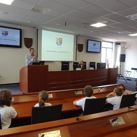 „župko“ dostal od malých bakalárikov župan - 1
