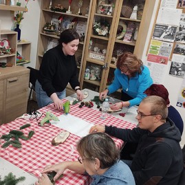 Zväčšiť fotografiu - Deväť rokov vianočnej tvorby a integrácie s vzostupom