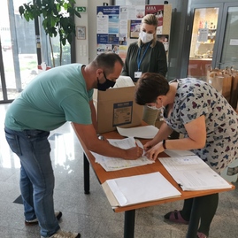 Zväčšiť fotografiu - Do zariadení sociálnych služieb župa rozdistribuovala ďalšie ochranné pomôcky - IMG_20200608_083349