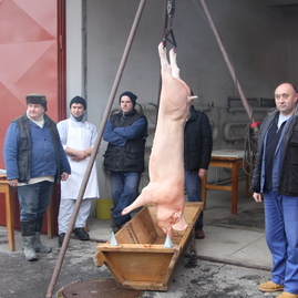 Fašiangová zabíjačka spojila takmer 270 hostí z dvoch centier sociálnych služieb - IMG_2133
