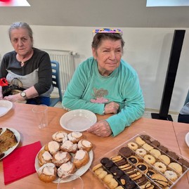 Zväčšiť fotografiu - Fašiangy priniesli radosť a úsmev aj klientom zariadení sociálnych služieb -