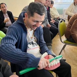 Zväčšiť fotografiu - Fašiangy priniesli radosť a úsmev aj klientom zariadení sociálnych služieb -