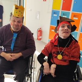Zväčšiť fotografiu - Fašiangy priniesli radosť a úsmev aj klientom zariadení sociálnych služieb -
