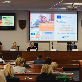 Zväčšiť fotografiu - Inteligentná domáca asistentka opäť pomáhala, tentoraz v handlovej - TSK_IDA konferencia_mini (8 of 27)