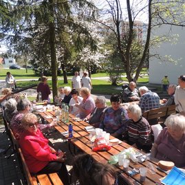 Jarná brigáda klientov považskobystrického centra sociálnych služieb - bystričan - m_DSCN4727