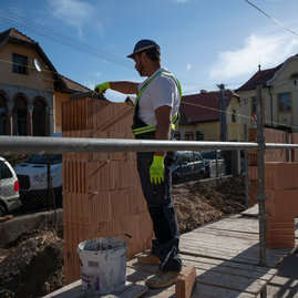 Zväčšiť fotografiu - Klienti dss – adamovské kochanovce sú o krok bližšie k novému domovu - 20240409_TSK_011w