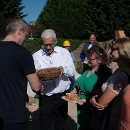 Zväčšiť fotografiu - Klienti dss – adamovské kochanovce sú o krok bližšie k novému domovu - 20240409_TSK_022w